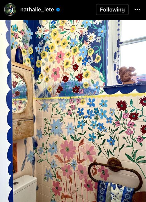 Painted Toilet, Artistic Bathroom, Kitchen Cabinets Painted, Cabinets Painted, Nathalie Lete, Bathroom Tile Ideas, Viborg, Bathroom Tiles, Cute House