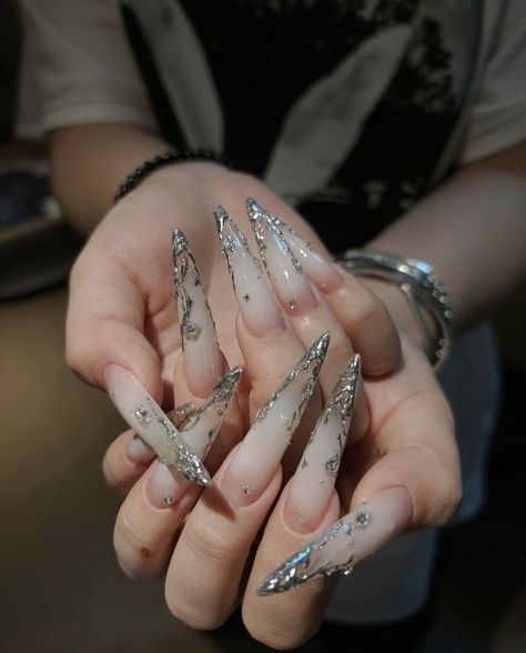 Long Stiletto Nails Designs Unique, Rings Coquette, Stiletto Nails Designs Unique, Silver Tip Nails, Stiletto Nails Long, Nails Milky White, Nails Long Stiletto, White Stiletto Nails, Nails Milky