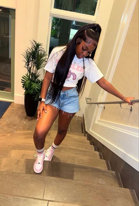 Amiri Birthday Outfit, Pink Sneakers Outfit Black Women, Amiri Birthday Outfits Black Women, Outfit With Amiri Shoes, Big Jam Outfits, Outfits With Shorts Black Women, Pink Amiri Outfit, Fly Summer Outfits Black Women, Pink Amiri Shoes Outfit