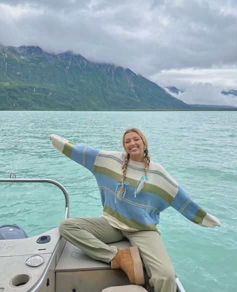 pic= @itsgretawilson on insta Alaska Vacation Outfit, Greta Wilson, Alaska Outfits, Alaska Cruise Packing List, Alaskan Cruise Outfits, Alaska Cruise Outfits, Alaska Summer, Alaska Pictures, Norway Cruise