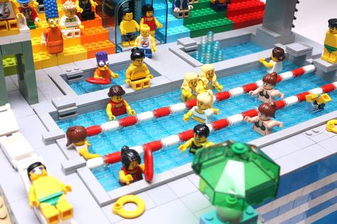 https://flic.kr/p/vaiA8L | Public Swimming Pools | Do you feel "cool"?  More Photos: <a href="http://lego.alanstudio.hk/moc-SwimmingPools.htm" rel="nofollow">lego.alanstudio.hk/moc-SwimmingPools.htm</a> Lego Pool, Easy Lego Creations, Lego Challenge, Lego Girls, Lego Display, Lego Boards, Lego Diy, Lego Activities, Lego Lovers