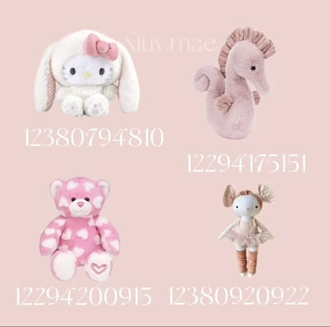 Bloxburg Teddy Bear Decals, Bloxburg Pic Decals, Cute Bloxburg Decor Ideas, Toy Decals For Bloxburg, Bloxburg Plushie Code, Bloxburg Dollhouse Decal Code, Bloxburg Decals Codes Plushies, Jellycat Decals Bloxburg, Cat Cafe Decals Bloxburg