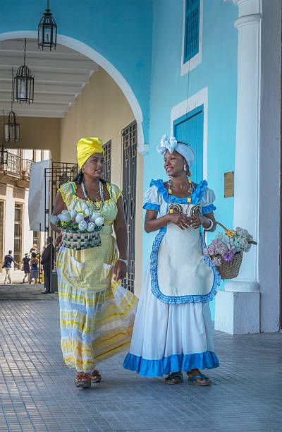 Cuban Street Style, Cuba Traditional Clothing, Traditional Latin American Clothes, Afro Cuban Culture, Cuban Clothes, Cuban Clothing, Cuban Aesthetic, Cuban Party Theme, Cuban Dress