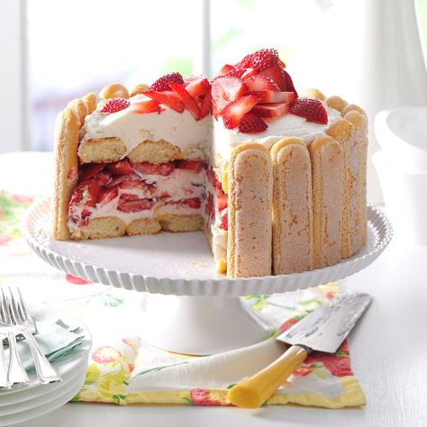 Strawberry Ladyfinger Icebox Cake Recipe -This cake is inventive and yet familiar. Be sure to use a springform pan; otherwise you cannot invert the cake or remove it from the pan. If it breaks while you're transferring the cake to the serving plate, just push it back together and press gently. —Stella Ohanian, Porter Ranch, California Lady Finger Cake Recipe, Lady Finger Cake, Finger Cake, Toffee Bar, Brownie Torte, Kilz Primer, Tiramisu Cake Recipe, Strawberry Tiramisu, Porter Ranch