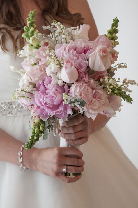 Pink bouquet Peony And Snapdragon Bouquet, Pink Fall Bridal Bouquet, Pink Snapdragon Bouquet, Pink Peony Wedding Decor, Homecoming Flowers Bouquet Pink, Homecoming Bouquet Ideas Pink, Pink Prom Bouquet Ideas, Pink Prom Flowers Bouquet, Pink Bouquet Prom