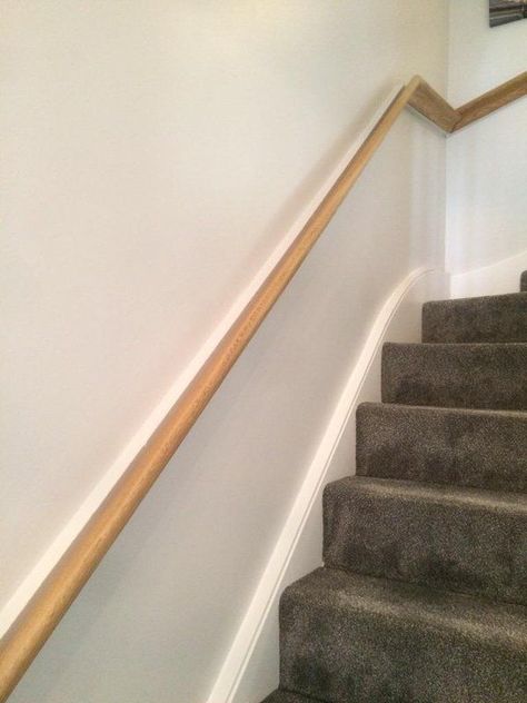 Metal Bannister, Wooden Bannister, Banister Rails, Wooden Railing, Wall Mounted Handrail, Paris House, Oak Handrail, Hall Ideas, Wall Railing