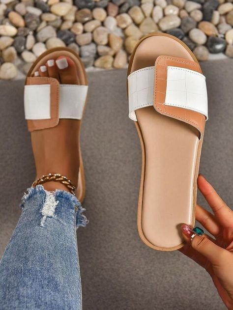 Female Slippers, Shoe Slippers, Handmade Footwear, Trendy Slippers, Women Slippers Fashion, Ladies Slippers, Trending Womens Shoes, Pretty Sandals, Handmade Slippers