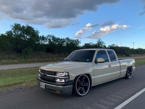 #SundaySubmission Thank you to Erin Lopez for sending in his 2002 Silverado 1500 on Vogues! Representing San Angelo Texas 😎 #TrucksOnVogues | #OnVogues 2002 Chevy Silverado 1500 Custom, 2000 Gmc Sierra 1500 Custom, 2000 Silverado 1500, 2000 Chevy Silverado 1500, Silverado 2002, 2002 Chevy Silverado 1500, 2008 Chevy Silverado 1500, Silverado 2000, Trucks Lowered