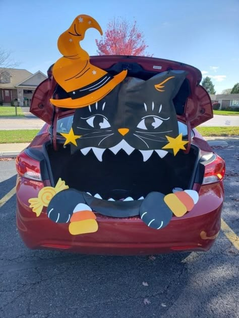 Trunk Or Treat Black Cat, Cauldron Trunk Or Treat Ideas, Witch House Trunk Or Treat, Cat Theme Trunk Or Treat, Black Cat Trunk Or Treat Ideas, Cat Trunk Or Treat Ideas For Cars, Crazy Cat Lady Trunk Or Treat, Trunk Or Treat Cat Theme, Witches Trunk Or Treat