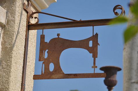 Sewing Shop Signage, Vintage Tailor Shop, Cool Signs, Lourmarin France, Alteration Shop, Cafe Sign, Pet Tips, Trade Sign, Tailor Shop