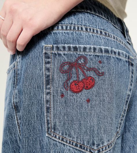 Easy Embroidery Ideas, Embroidery On Jeans, Jean Embroidery, Embroidery Jeans Diy, Patch Pants, Easy Embroidery, Cute Patches, Jean Pockets, Red Embroidery