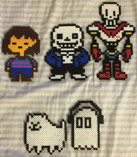 Undertale Perler bead art I found online, no credit is available. :( Sans Perler Beads, Deltarune Perler Beads, Undertale Perler Beads, Undertale Pixel Art, Travel Tips Packing, Hamma Beads Ideas, Pixel Beads, Perler Ideas, Easy Perler Beads Ideas