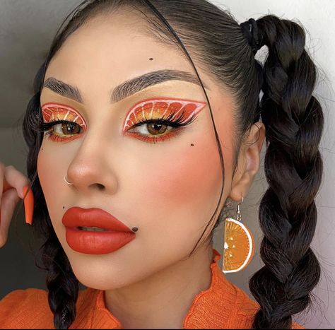 Orange Fruit Makeup Looks, Fruit Eye Makeup, Orange Fruit Makeup, Fruit Makeup Looks, Fruit Makeup, Eye Makeup Dramatic, Glam Rock Makeup, Makeup Crazy, Crazy Eye Makeup