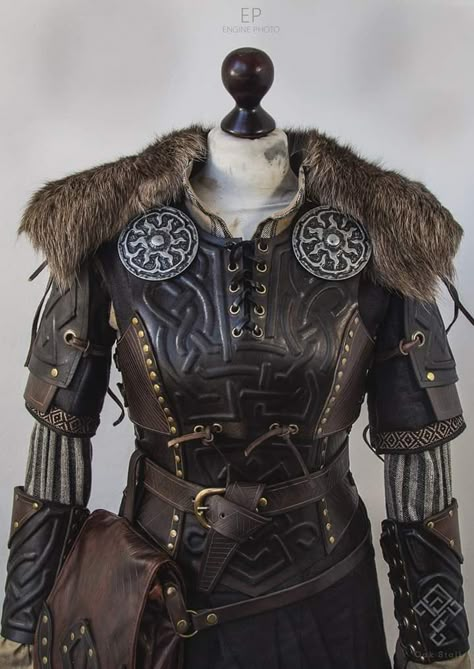 Viking Core, Armour Fantasy, Larp Costumes, Dnd Oc, Armor Ideas, Viking Cosplay, Fanfic Ideas, Viking Armor, Costume Armour