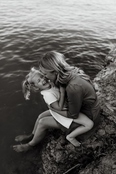 Lakeside Family Photos, Mommy And Me Water Photo Shoot, Family Lake Photos, Family Water Photoshoot, Lake Family Photos, Mommy And Me Lake Photo Shoot, Vacation Family Pictures, Family Lake Photo Shoot, Mommy And Me Beach Photo Shoot Mother Daughters