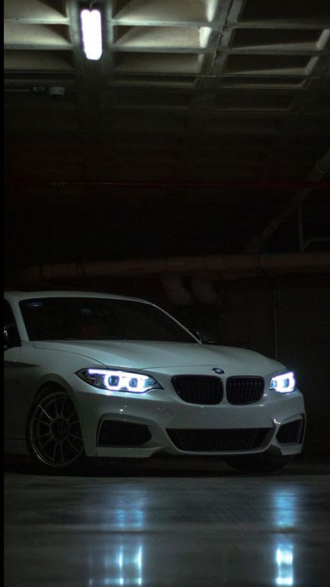 Bmw White, Bmw Sports Car, Car Iphone Wallpaper, Bmw Sport, Dream Cars Bmw, Bmw Wallpapers, Iphone11 Pro, Luxurious Cars, Cars Bmw