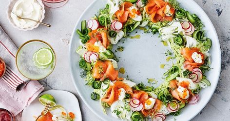 This quick and easy festive no-cook salmon wreath makes a perfect starter and is ready in only 30 minutes. Smoked Salmon Wreath, Hasselback Pumpkin, Salmon Wreath, Wreath Recipe, Cornbread Croutons, Chinese 5 Spice, Cold Cut, Fall Dinner Party, Christmas Recipes Easy