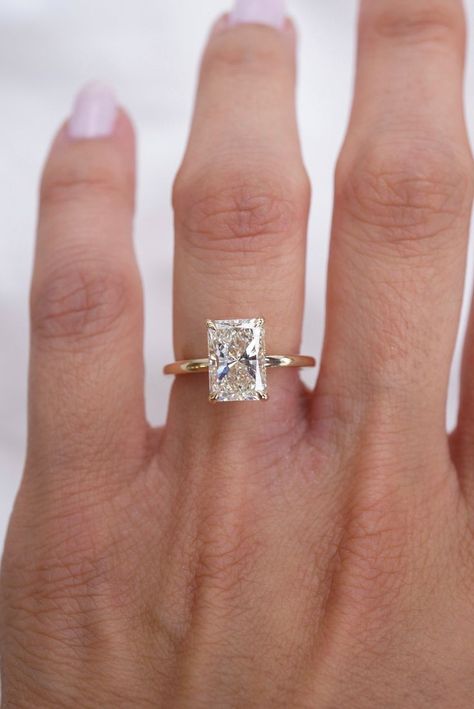 Radiant Diamond Engagement Rings Yellow Gold, Good Band Diamond Ring, Emerland Cut Diamond Ring, Diamond Cuts Engagement Rings, Gold Band Engagement Rings Rectangle, Single Band Wedding Rings, Radiant With Gold Band, Emerald Shape Engagement Ring Gold, Gold Band With Diamond Engagement Ring