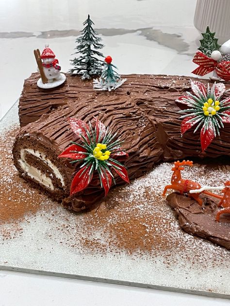 Winter Pics, Yule Log, Winter Pictures, Christmas Aesthetic, Yule, Gift Wrapping, Pastel, Dessert, Log