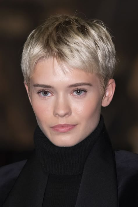 Easy Trendy Hairstyles, Growing Out Short Hair, Crop Hair, Pixi Beauty, Girls Short Haircuts, Beautiful Haircuts, Growing Out Short Hair Styles, Super Short Hair, Blonde Pixie Cuts