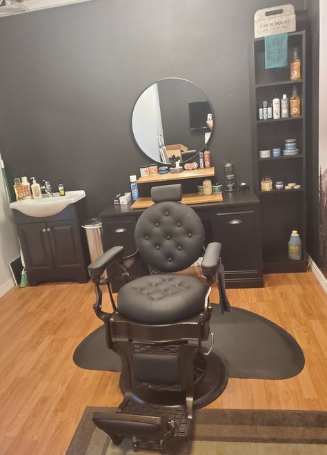 Barber Setup At Home, Barber Stations Ideas, Barber Setup, Barbershop Decor, Barber Ideas, Barber Station, Barbershop Ideas, Andis Clippers, Small Salon