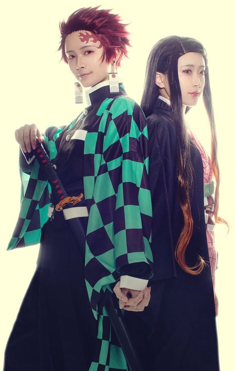 Tanjiro and Nezuko Kimetsu no Yaiba #cosplay Tanjiro And Nezuko Cosplay, Tanjiro Cosplay, Duo Ideas, Kny Cosplay, Tanjiro And Nezuko, Cosplay Poses, Halloween Duo, Halloween Duos, Couple Cosplay