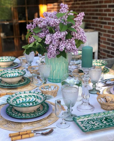 Purple Tablescape, Tableware Inspiration, Summer Table Centerpieces, Summer Table Settings, Spring Decorations, Table Setting Decor, Summer Tables, Decor Essentials, Modern Farmhouse Style