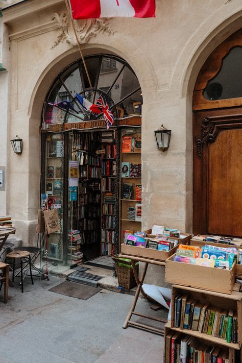 Dark Academia Life, Bookcase Library, Skyscraper Building, Ancient Library, Feminine Urge, Library Bookshelves, Living In Europe, Local Coffee Shop, Paris Travel