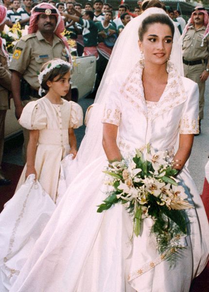 Royal Weddings: The Dresses Of 18 Real-Life Princesses Queen Rania Wedding, Queen Rania Dress, Royal Wedding Dresses, Queen Noor, 22nd Wedding Anniversary, Jordan Wedding, Queen Rania Of Jordan, Rania Of Jordan, Royal Wedding Gowns