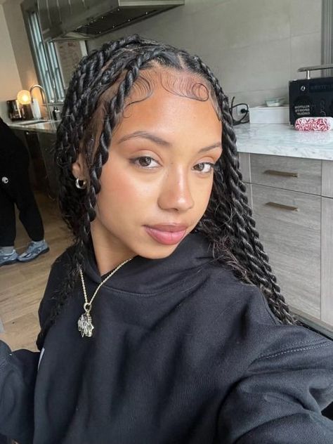 Wear Headphones, Mirror Fashion, Walking Down The Street, Fashion Fails, Braids Hairstyles Pictures, Cute Box Braids Hairstyles, Protective Hairstyles Braids, Pretty Braided Hairstyles, Hairdos For Curly Hair