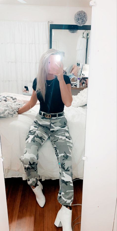 Black And White Camo Pants Outfit, White Camo Leggings Outfit, White Camo Pants Outfit, Black And White Camo Pants, Camo Jeans Outfit, Camo Leggings Outfit, White Camo Leggings, Grey Camo Pants, Fits With Leggings