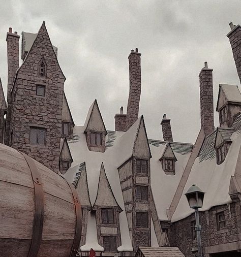 Shifting To Harry Potter, Hogwarts Dr Visuals, Harry Potter Shifting Visuals, Marauders Shifting Visualization, Harry Potter Desired Reality, Hogsmeade Aesthetic, Hogwarts Hogsmeade, Dr Inspiration, Hogwarts Visuals