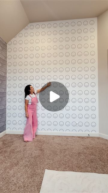 Katie Maynard on Instagram: "The BEST wallpaper hack you’ll wish you knew sooner!  Comment SMILE for the link & discount code!  This hack saved the wall from egg shaped shaped smiley faces!! Every third face is cut in 1/2 by a wallpaper panel… and y’all lining them up was harder than keeping plants alive in the Texas summer 🤣🤣  Here’s the hack: Lay your panels on the floor and overlap them like they would be on the wall (mine have a 1/2 inch overlap) Grab some painters tape and tape them in place Cut the painters tape to separate the two panels but don’t cut the wallpaper!  Hang one panel with 1/2 the piece of tape on the wall. Then hang the next panel with the other 1/2 of tape by lining up your painter tape pieces!  Lining up the painters tape is so much easier than the design on the w Keeping Plants Alive, Texas Summer, Wallpaper Panel, Lining Up, Best Wallpaper, A Wallpaper, Smiley Faces, Painters Tape, Egg Shape