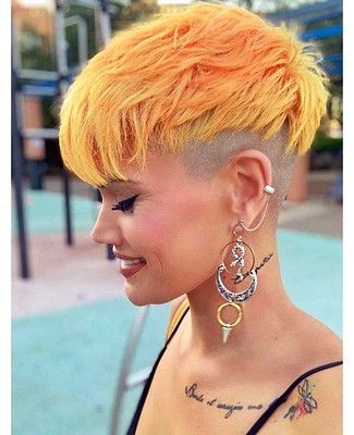 Real Hairstyles, Cheveux Oranges, Pixie Crop, Longer Pixie Haircut, Buzz Cuts, Half Shaved, Latest Hair, Short Pixie Haircuts, Short Pixie Cut