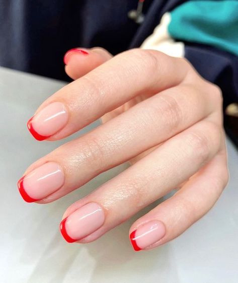 Gel Nails Red Tips, Short Color French Nails, Red Tip Short Nails, Red Tip French Nails, French With Red Tips, Red Tips French Manicure, Red Tip Manicure, Red French Tip Nails Natural, Mini Manicure