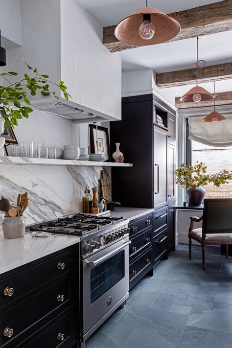 Galley Kitchen Layout, Galley Kitchen Design, Galley Style Kitchen, Manhattan Apartment, Galley Kitchen, New York Apartment, Grey Flooring, Kitchen Trends, Counter Tops