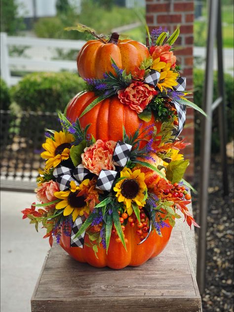 Pumpkin Topiary Diy, Stacking Pumpkins, Pumpkin Tower, Fall Primitives, Pumpkin Stack, Floral Projects, Fall Pumpkin Crafts, Fall Decor Diy Crafts, Fall Bouquet