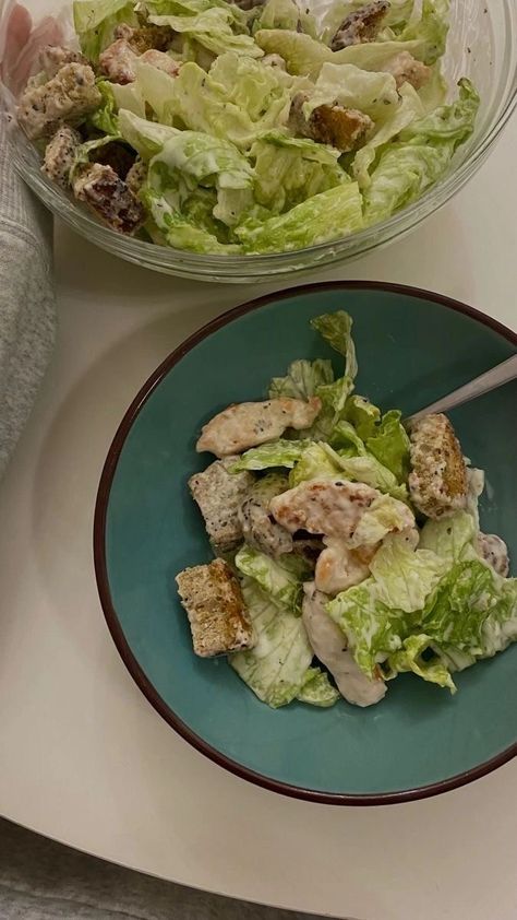 Healthy Food Inspiration, Healthy Food Dishes, Makanan Diet, Healthy Food Motivation, Healthy Lifestyle Food, Think Food, Idee Pasto Sano, Food Is Fuel, Caesar Salad