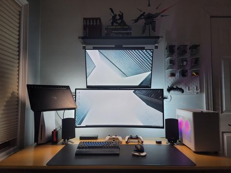 Stacked Monitor Setup, Other Aesthetic, Monitor Setup, Curved Monitor, Best Gaming Setup, Dream Desk, Computer Desk Setup, Desk Setups, Computer Room