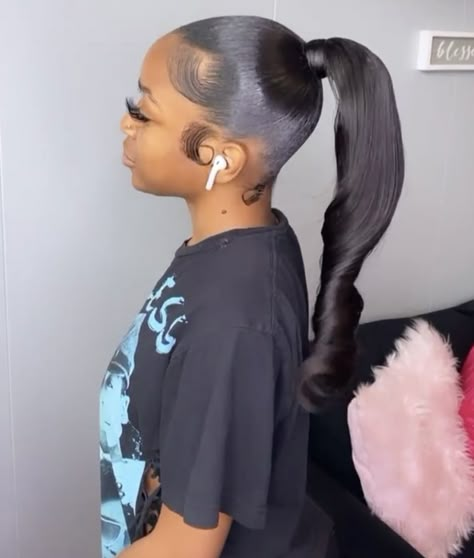 Mid Head Ponytail, Teen Ponytail Hairstyles Black, Ponytail Hairstyles For Black Women High, Natural Hair Styles Baddie, Mid Ponytail Hairstyles Black Women, Slik Ponytail Styles, Cute Ponytails For Black Women, Ponytail Ideas For Black Women, High Ponytail Hairstyles For Black Women