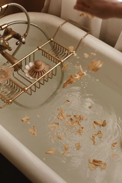 Clawfoot Tub Aesthetic, Bath Soak Diy, Tub Aesthetic, Courtney Halverson, Sweet Scented Candles, Diy Bath Soak, Pretty Little Fawn, Bath Rack, Bathtub Tray