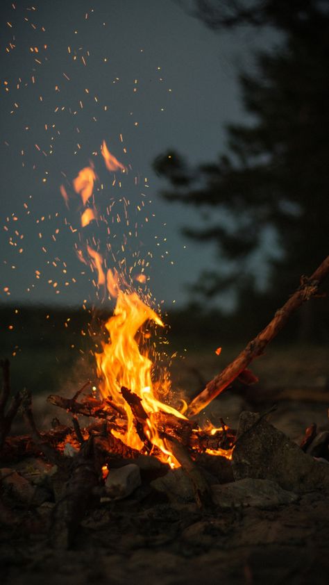 Fire Phone Wallpaper Fire Phone, Beach Fire, Fire Image, Camping Aesthetic, Camping Photography, Fire Photography, Photo To Art, Fire Element, Photography Wallpaper