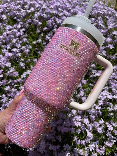 Vasos Aesthetic, Bedazzled Tumbler, Stanley Aesthetic, Fancy Cup, Amazon Account, Rhinestone Projects, Closet Organization, Wedding Stuff, Hobbies