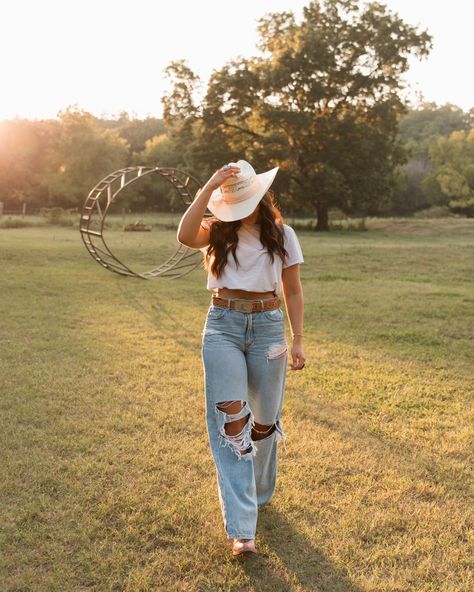 Just cowgirl things 🤠 @tatemcmasters Outfit Ideas Cowgirl, Cowgirl Things, Fair Outfit Ideas, Western Photoshoot, Fair Outfit, Fair Outfits, Cowgirl Hat, Cowgirl Hats, Outfit Ideas