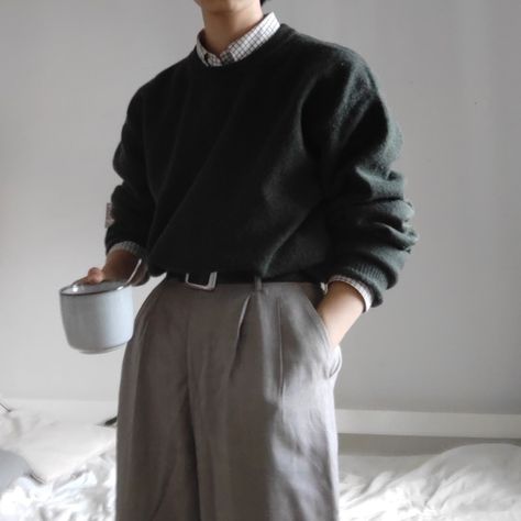 outfit, academia, aesthetic, green jumper, trousers, fit inspo, dark academia, dead poets society Dark Academia Men, Haircut Summer, Academia Aesthetic Outfit Men, Haircut Mens, Academia Aesthetic Outfit, Haircut For Men, Dark Academia Outfits, Dark Academia Outfit, Dark Academia Style