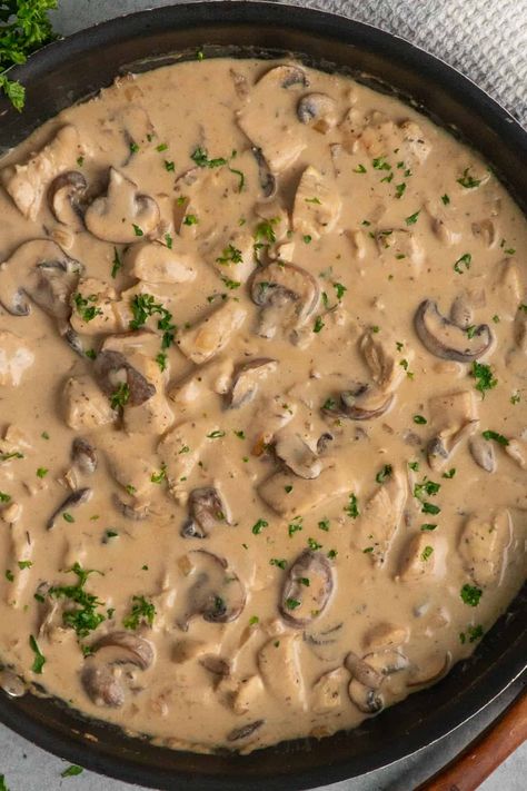 Easy Chicken Stroganoff Recipe, Easy Chicken Stroganoff, Creamy Chicken Stroganoff, Chicken Stroganoff Recipe, South American Recipes, Pasta Varieties, Chicken Stroganoff, Stroganoff Recipe, Tender Chicken Breast