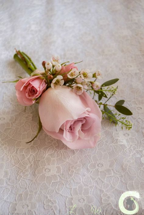 Rose Buttonhole, Button Holes Wedding, Rose Corsage, Country Garden Weddings, Corsage And Boutonniere, Corsage Prom, Prom Flowers, Corsage Wedding, Boutonniere Wedding