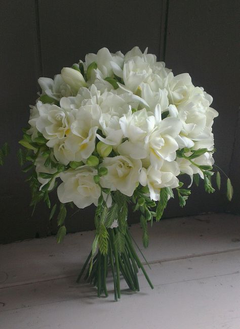 Bride Bouquets Freesia, Long Stemmed Bouquet, Jasmine Flower Wedding Bouquets, Lisanthius Bouquet, Freesia Bridal Bouquet, Freesia Wedding Bouquet, Freesia Wedding, Freesia Bouquet, Freesia Flower