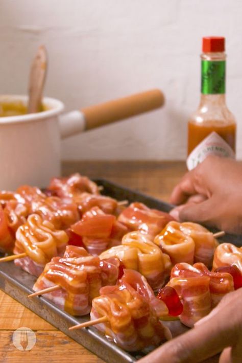 Bacon And Cherry Skewers, Sosatie Marinade, Braaivleis South Africa, Tabasco Recipes, Weber Recipes, Foodies Of Sa, Bbq Appetizers, Bacon Dishes, Chicken Recipes Boneless