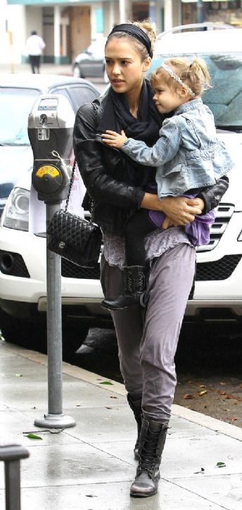 Jessica Alba and her adorable daughter, Honor, make the best of a rainy day in Los Angeles as they visit Color Me Mine on Monday (October 4). Day In Los Angeles, Color Me Mine, The Secret World, October 4, Dark Angel, A Rainy Day, Jessica Alba, American Actress, Rainy Day